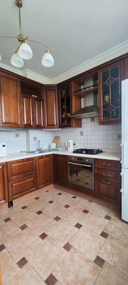 Продажа 3-комн квартиры на вторичном рынке улица Шухова, 18