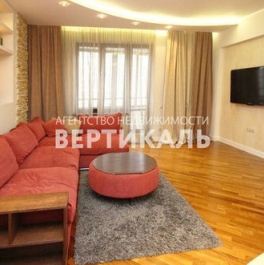 Продажа 4-комн квартиры на вторичном рынке Давыдковская улица,  д. 16