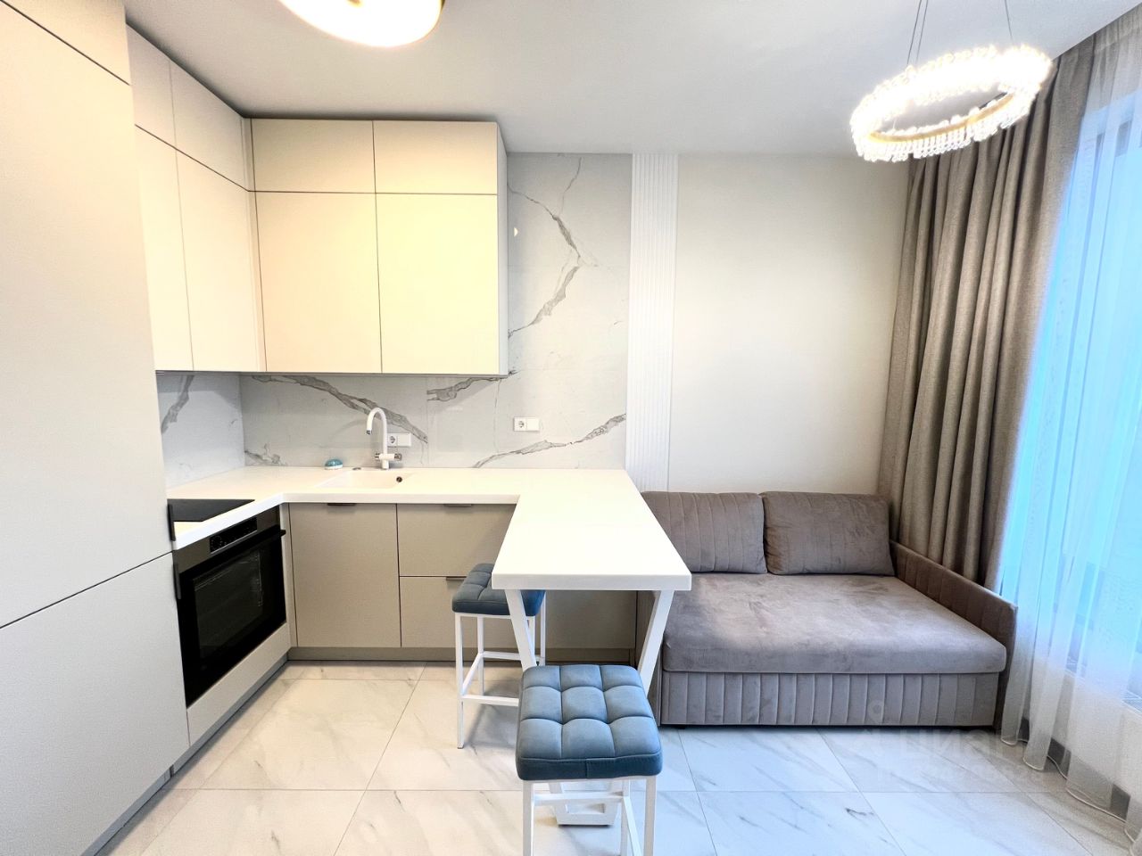 Продажа 2-комн квартиры на вторичном рынке Беломорская улица, 23