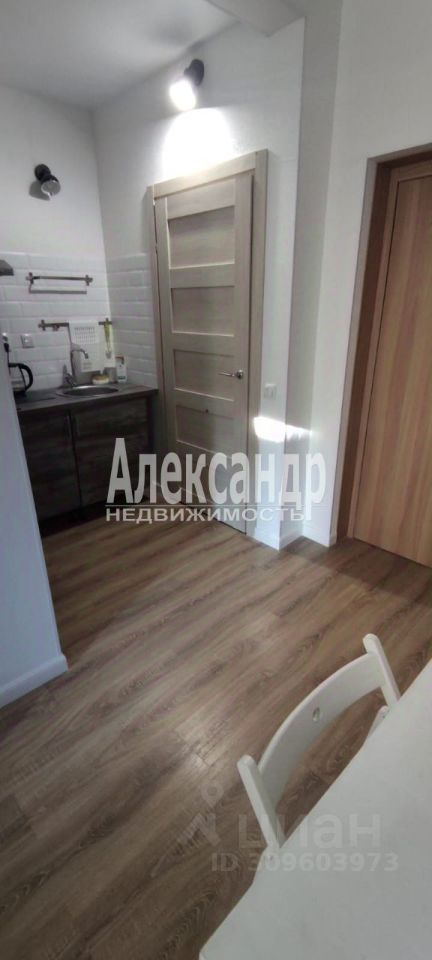 Продажа 3-комн квартиры на вторичном рынке 1-я Советская улица, 12