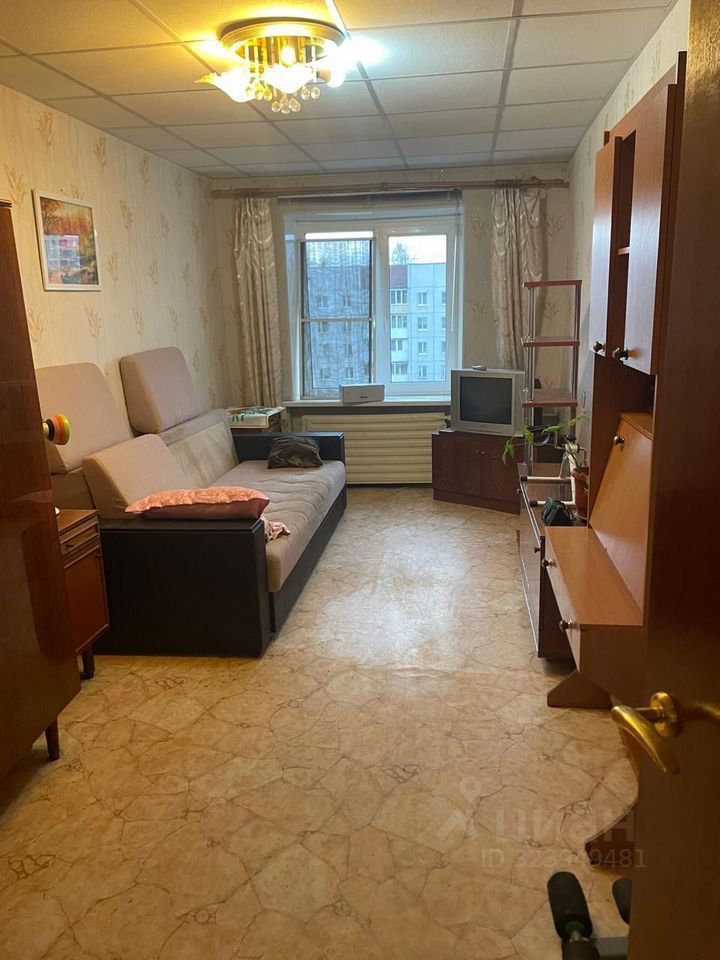 Продажа 3-комн квартиры на вторичном рынке Кировск, Набережная улица, 13