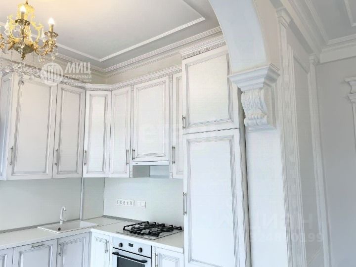 Продажа 2-комн квартиры на вторичном рынке Большая Садовая улица, 1