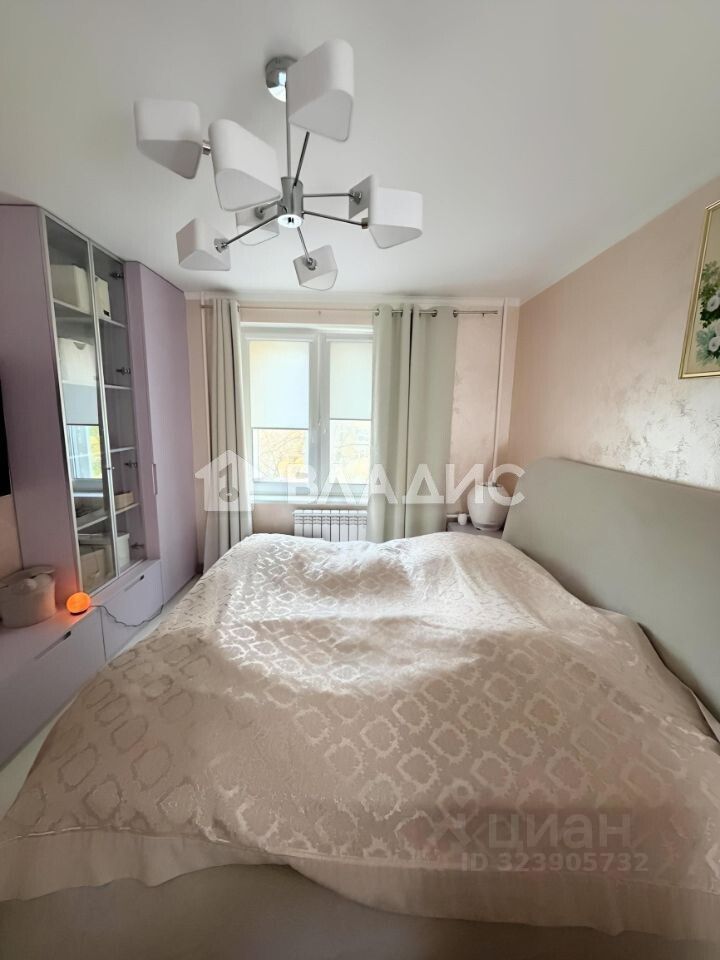 Продажа 3-комн квартиры на вторичном рынке улица Яблочкова, 36