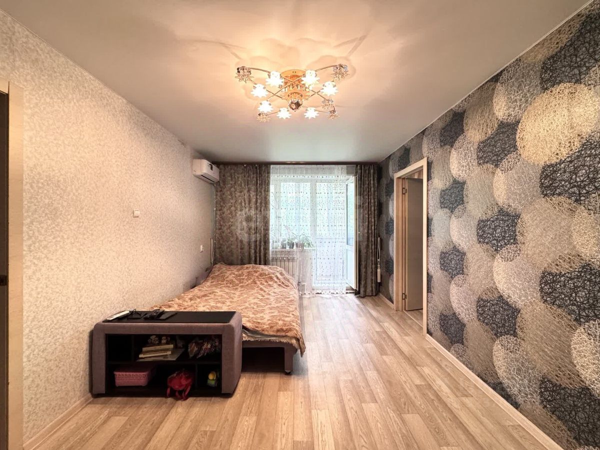 Продажа 2-комн квартиры на вторичном рынке Луховицы, улица Жуковского, 27