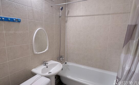 Продажа 1-комн квартиры на вторичном рынке улица Корнея Чуковского,  д. 7 к2