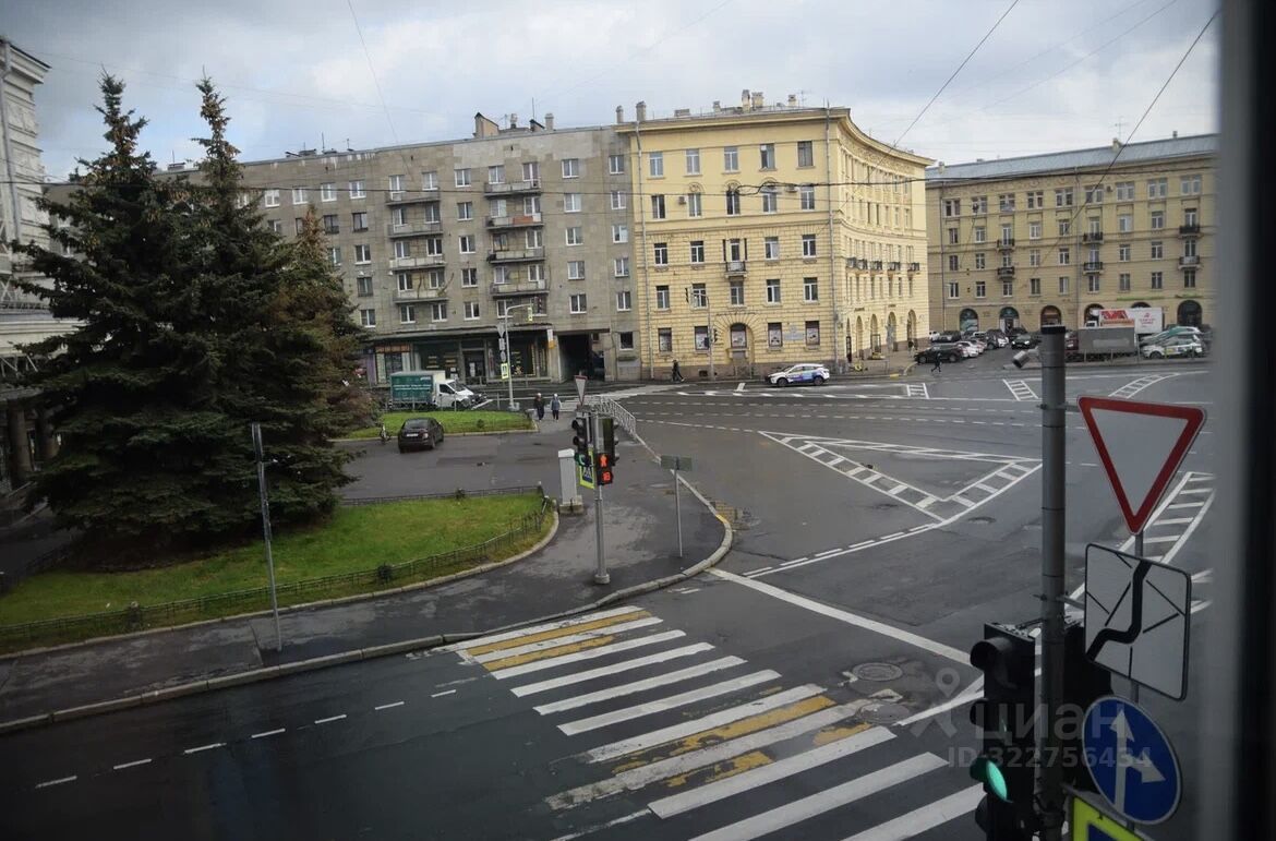 Продажа 3-комн квартиры на вторичном рынке Кондратьевский проспект, 42