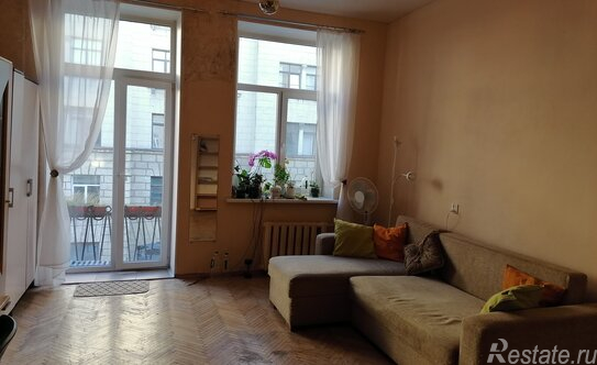 Продажа 4-комн квартиры на вторичном рынке 9-я линия,  д. 74