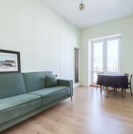 Продажа 3-комн квартиры на вторичном рынке Трёхпрудный переулок,  д. 8