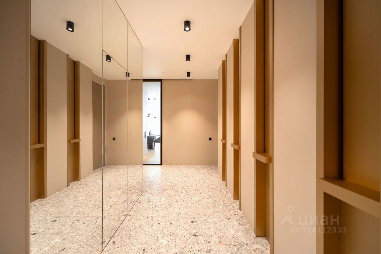 Продажа 4-комн квартиры на вторичном рынке Пионерская улица, 50