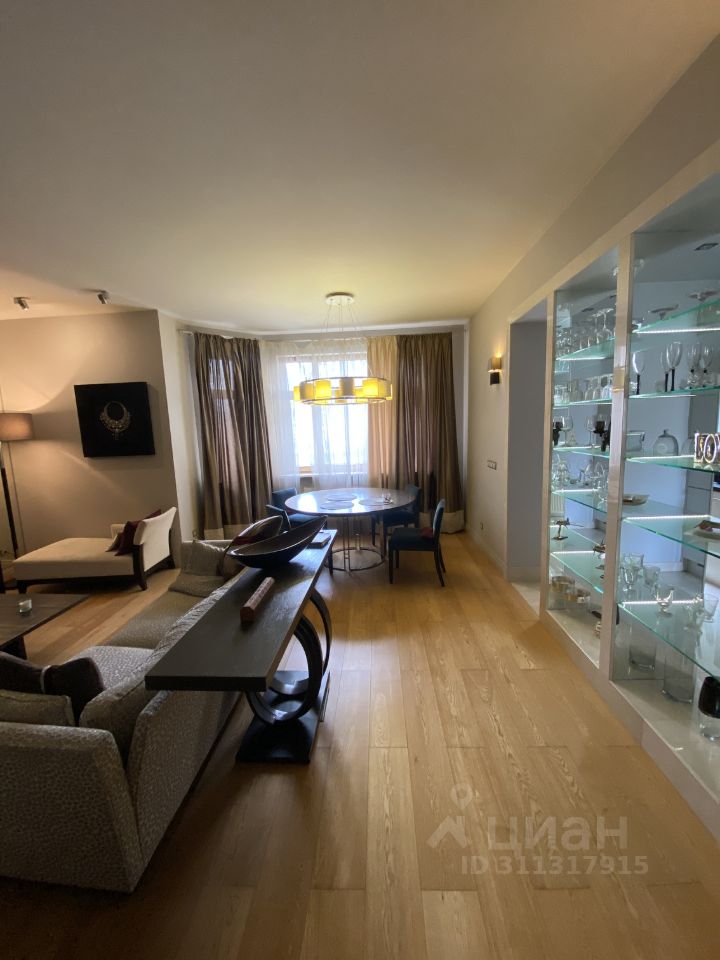 Продажа 2-комн квартиры на вторичном рынке Ломоносовский проспект, 25к3