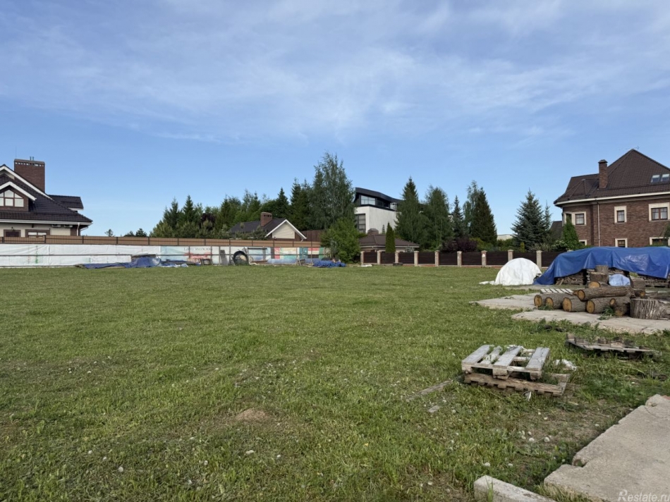 Продажа земли Садовая улица,  д. 8