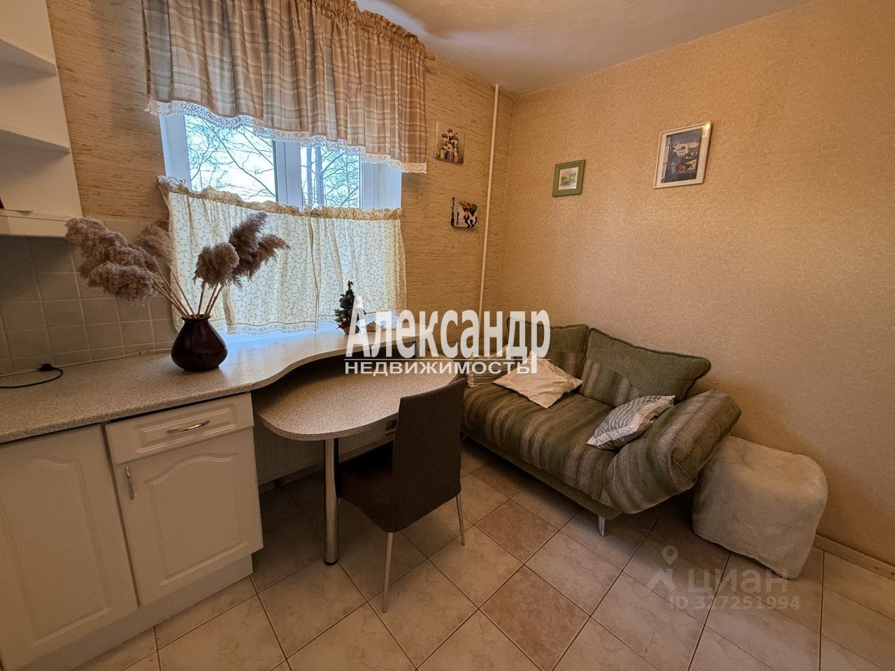 Продажа 3-комн квартиры на вторичном рынке улица Савушкина, 123К4