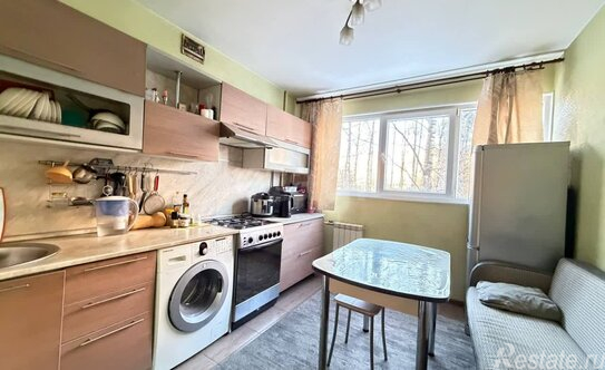 Продажа 3-комн квартиры на вторичном рынке Петергофское ш,  д. 11/21