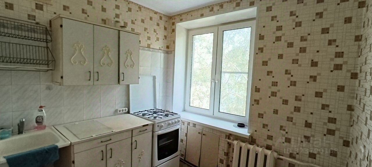 Продажа 2-комн квартиры на вторичном рынке Кириши, улица Мира, 7