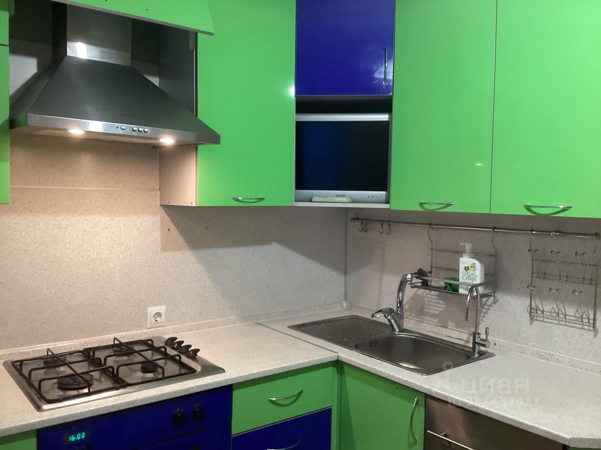 Продажа 2-комн квартиры на вторичном рынке улица Маршала Захарова, 35К2