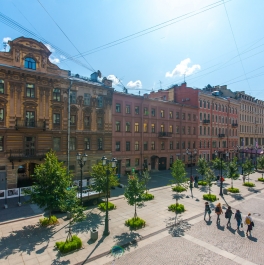 Продажа 8-комн квартиры на вторичном рынке Малая Конюшенная ул,  д. 7