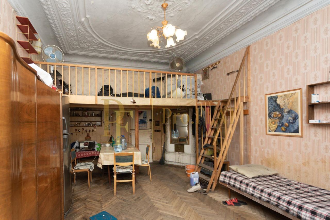 Продажа 6-комн квартиры на вторичном рынке Социалистическая улица, 3
