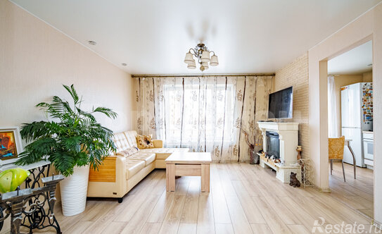 Продажа 3-комн квартиры на вторичном рынке бульвар Матроса Железняка,  д. 21