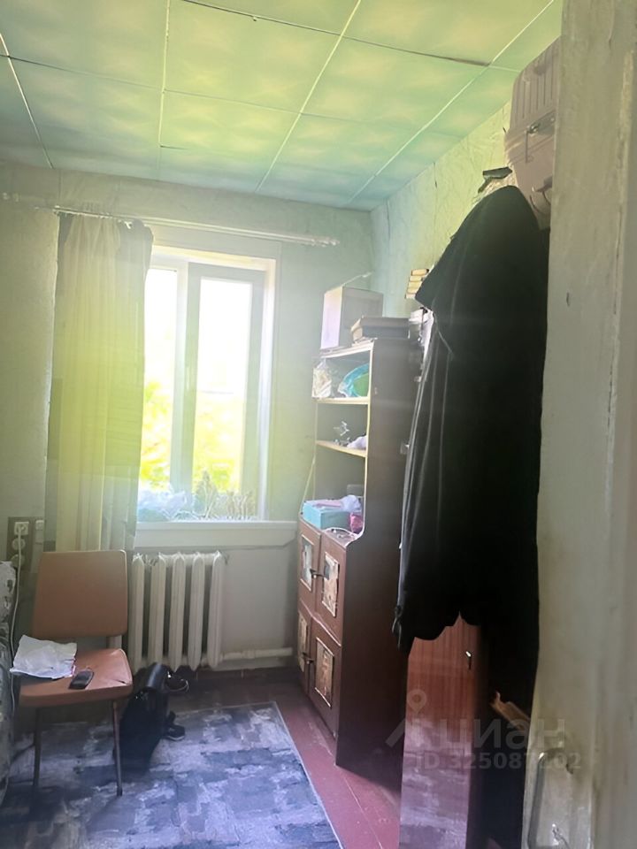 Продажа 2-комн квартиры на вторичном рынке пос. Шапки, улица Железнодорожная, 7
