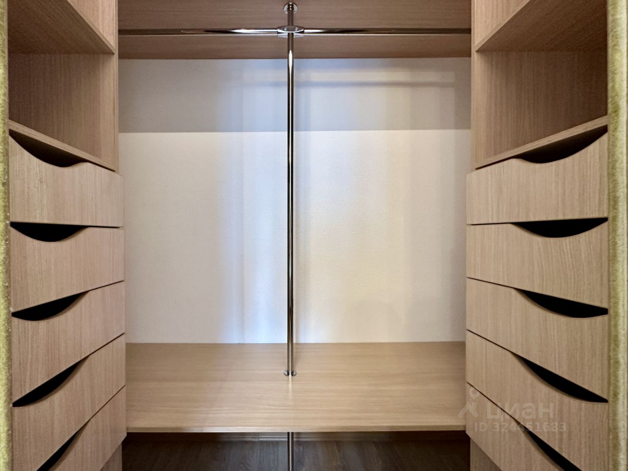 Продажа 1-комн квартиры на вторичном рынке Мебельная улица, 35к2