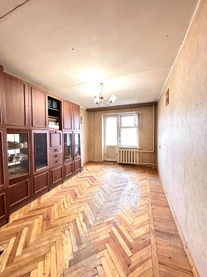 Продажа 1-комн квартиры на вторичном рынке Гатчина, проспект 25 Октября, 50