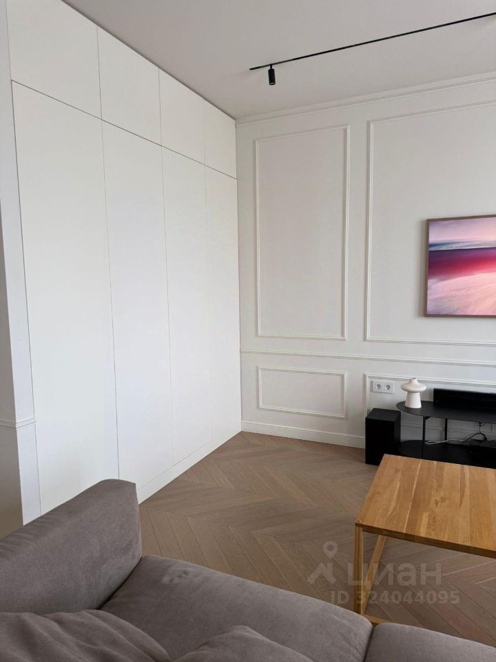 Продажа 3-комн квартиры на вторичном рынке Одинцово, улица Маршала Бирюзова, 13