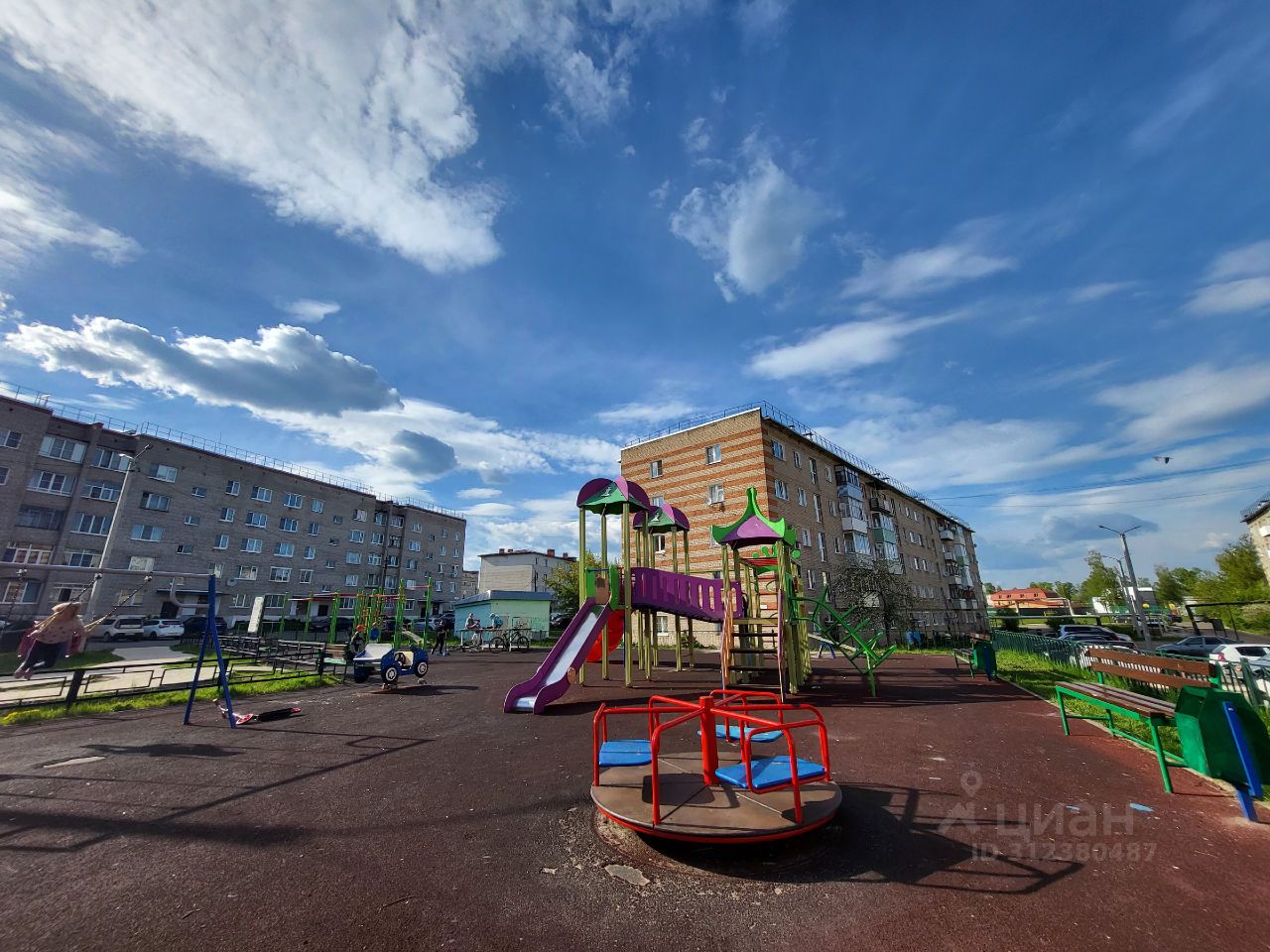 Продажа 2-комн квартиры на вторичном рынке Рошаль, Спортивная улица, 7