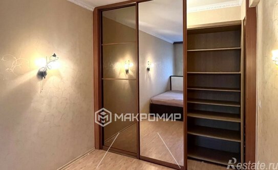 Продажа 3-комн квартиры на вторичном рынке улица Карпинского,  д. 31 к1