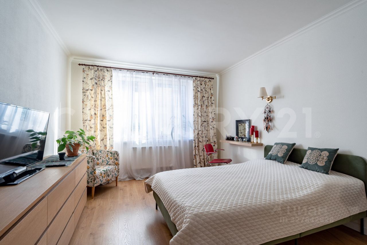 Продажа 3-комн квартиры на вторичном рынке Мебельная улица, 35к2