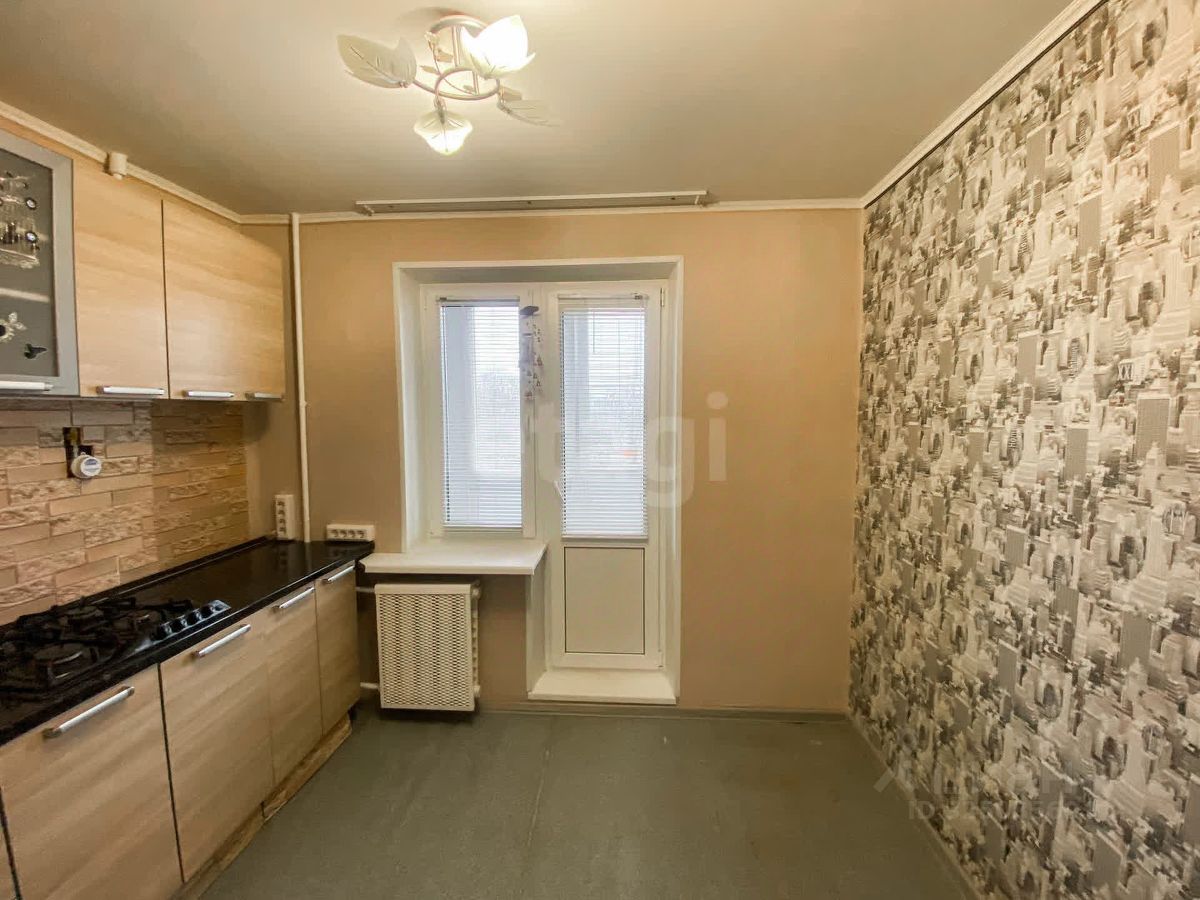 Продажа 1-комн квартиры на вторичном рынке Кириши, Молодежный бульвар, 3