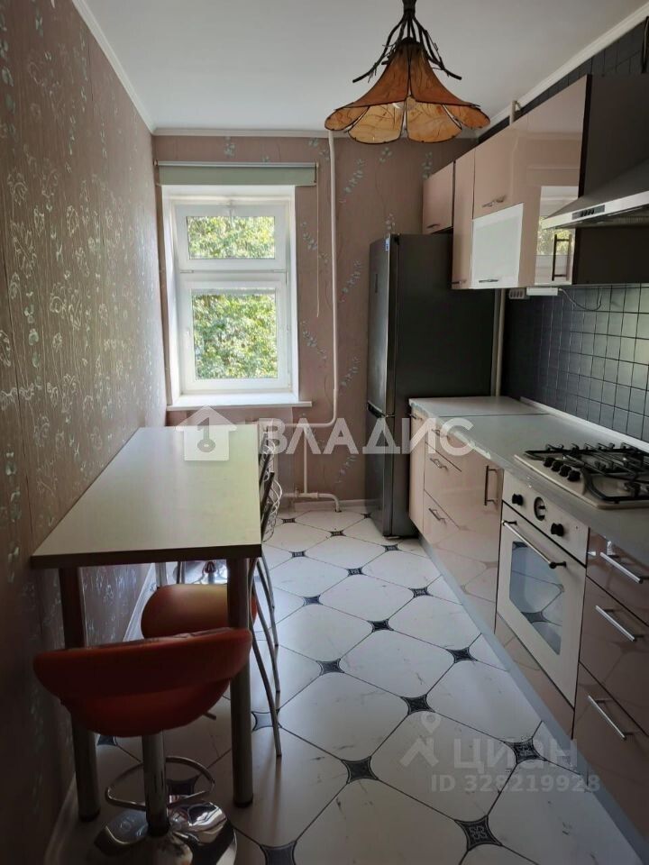 Продажа 4-комн квартиры на вторичном рынке Пушкино, Лесная улица, 3