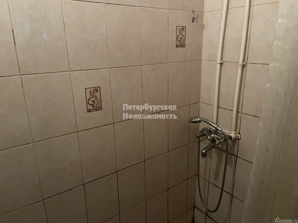 Продажа комнаты Васи Алексеева ул,  д. 16