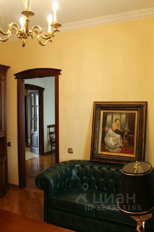 Продажа 4-комн квартиры на вторичном рынке переулок Большой Головин,  д. 2