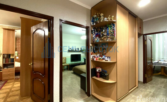 Продажа 2-комн квартиры на вторичном рынке Бартеневская улица,  д. 49 к1