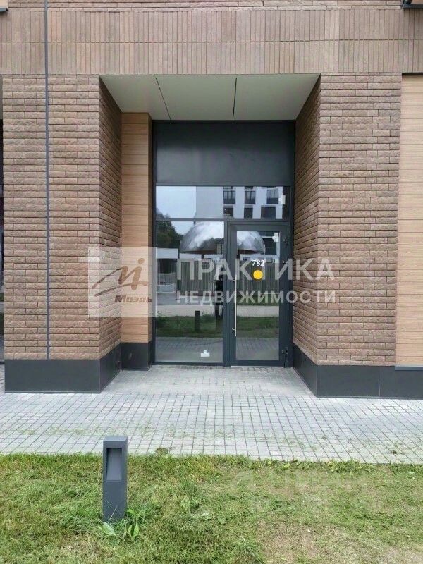 Продажа 3-комн квартиры на вторичном рынке улица Коминтерна,  д. 15
