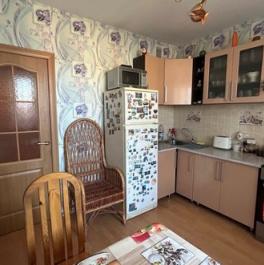 Продажа 2-комн квартиры на вторичном рынке Гатчина, ул Рощинская,  д. 17б,  к. 1
