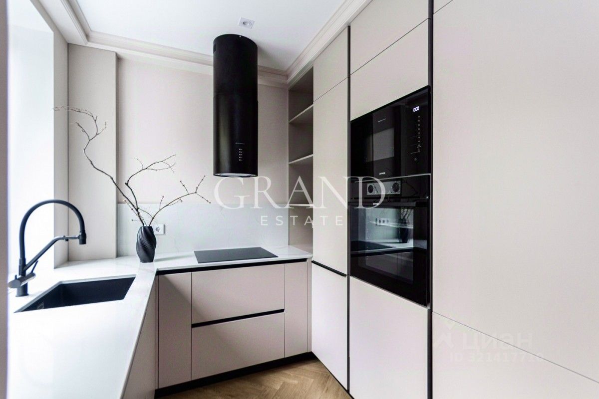 Продажа 2-комн квартиры на вторичном рынке Большой Кондратьевский переулок, 4С1