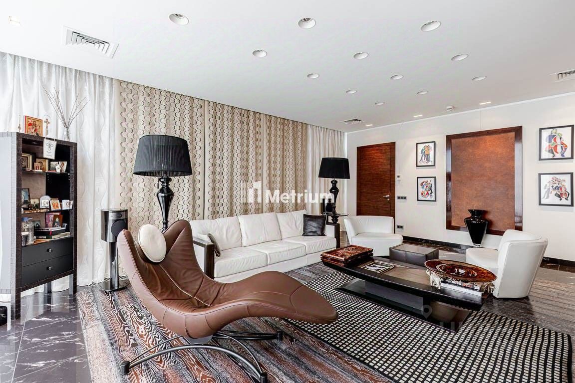 Продажа 3-комн квартиры на вторичном рынке улица Климашкина, 17С2