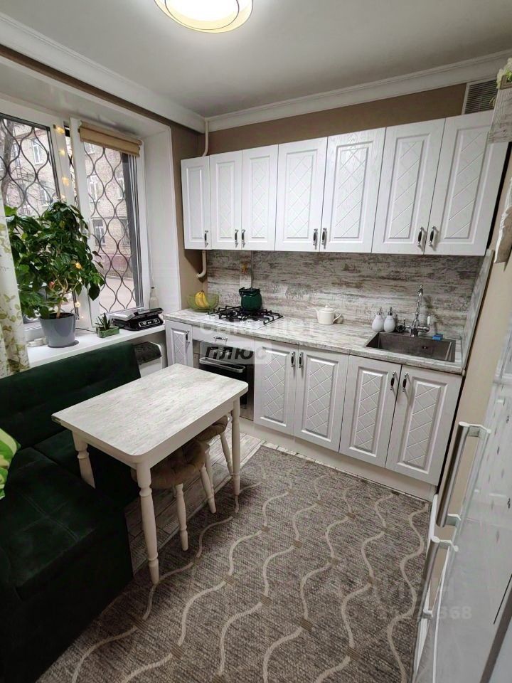 Продажа 2-комн квартиры на вторичном рынке Планетная улица, 15