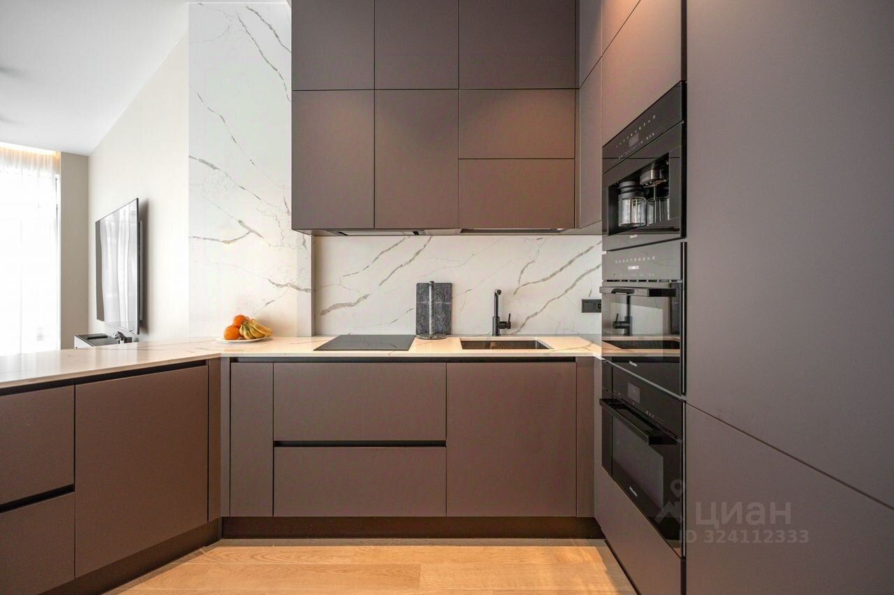 Продажа 4-комн квартиры на вторичном рынке Пионерская улица, 50