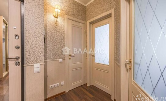 Продажа 3-комн квартиры на вторичном рынке Учительская улица