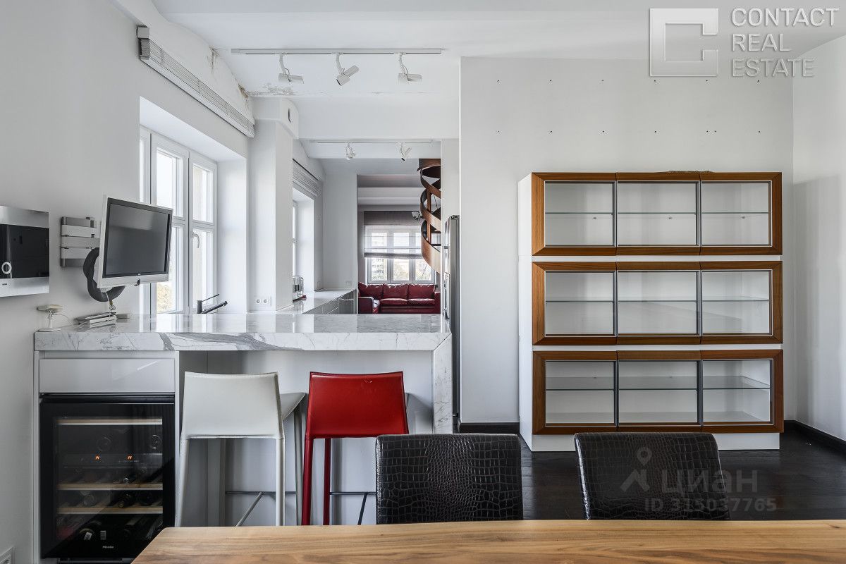 Продажа 6-комн квартиры на вторичном рынке Малая Никитская улица, 16/5