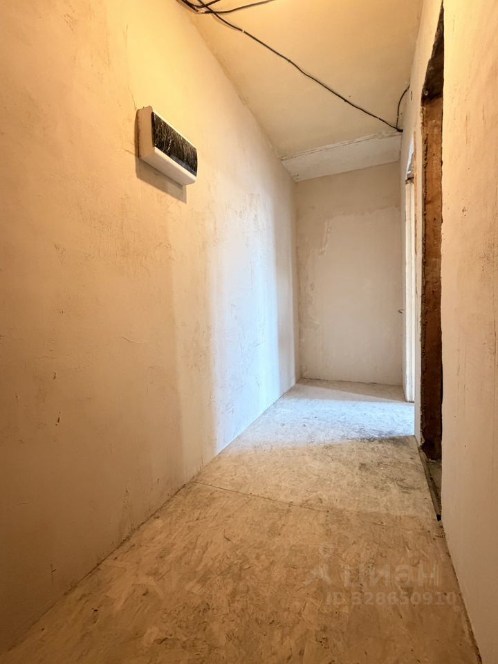 Продажа 1-комн квартиры на вторичном рынке Волхов, Молодежная улица, 18а