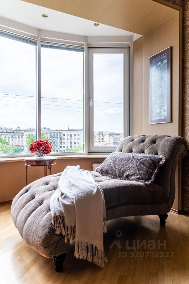 Аренда 3-комн квартиры на вторичном рынке набережная Реки Карповки, 10