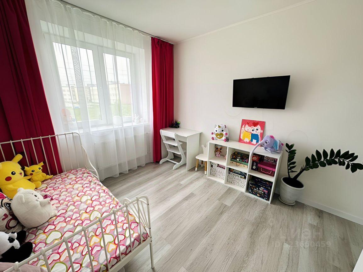 Продажа 3-комн квартиры на вторичном рынке пос. Шушары, Славянка тер., улица Ростовская, 4к8