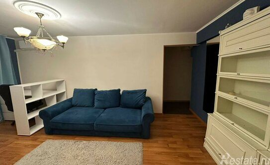 Продажа 3-комн квартиры на вторичном рынке улица Всеволода Вишневского,  д. 8