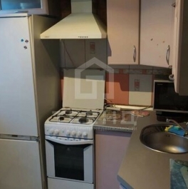 Продажа 1-комн квартиры на вторичном рынке Есенина ул,  д. 8,  к. 1