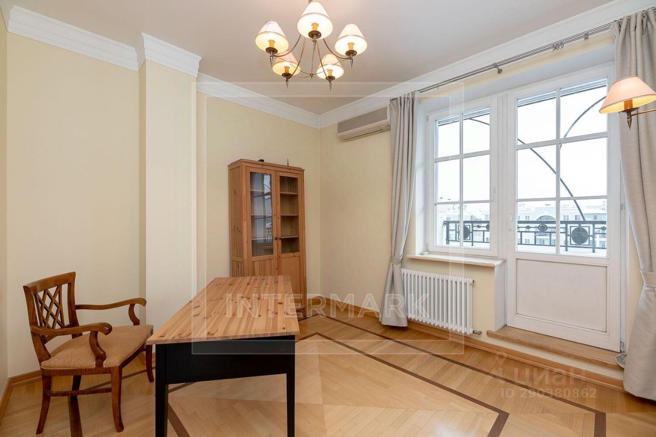 Продажа 4-комн квартиры на вторичном рынке Береговая улица, 8К1