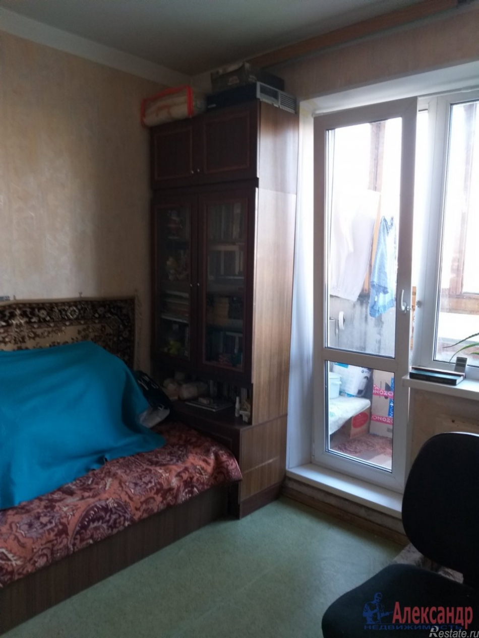 Продажа 2-комн квартиры на вторичном рынке Малая Карпатская ул. ,  д. 17