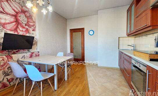 Продажа 3-комн квартиры на вторичном рынке Искровский пр-кт,  д. 22